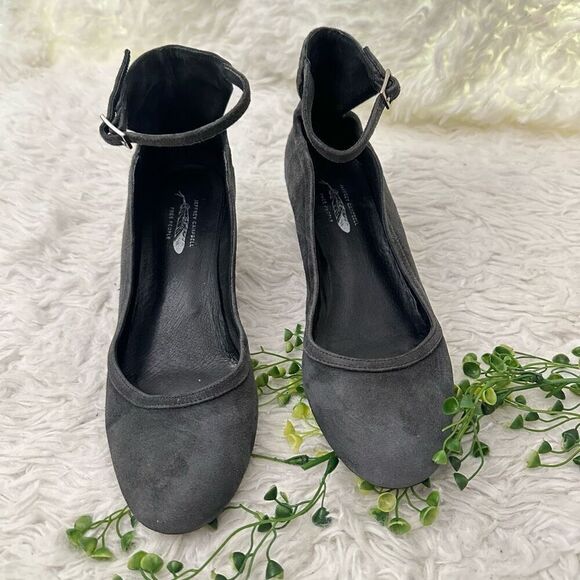 Free People × Jeffrey Campbell Grey Suede Ankle Strap Block Heel Pumps size 9 - Picture 2 of 8